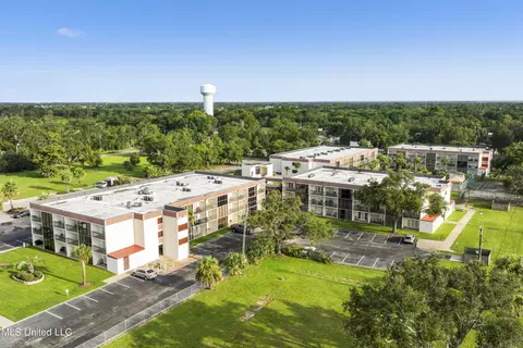 2046 Beach Blvd #320, Biloxi, MS 39531