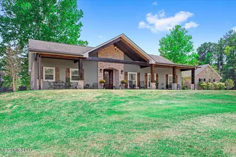 83 Derrick Rd, Wiggins, MS 39577 photo 3