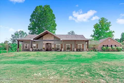 83 Derrick Rd, Wiggins, MS 39577