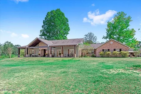 83 Derrick Rd, Wiggins, MS 39577 photo 2