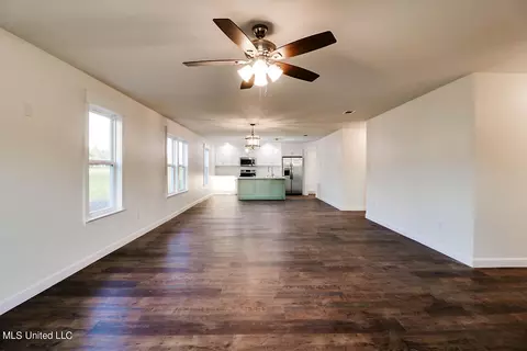 Entry Way - 116 Green Rd, Lucedale, MS 39452 photo 2 of 3