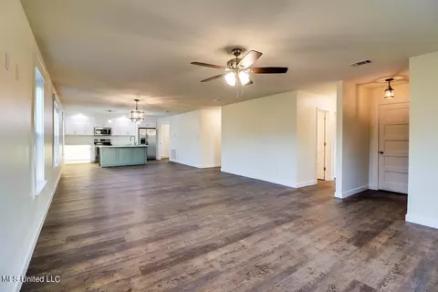 Entry Way - 116 Green Rd, Lucedale, MS 39452 photo 1 of 3