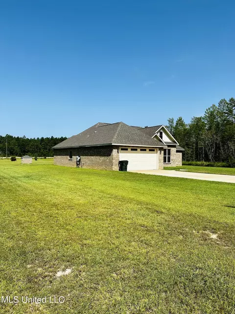 21057 Snow St, Moss Point, MS 39562 photo 4