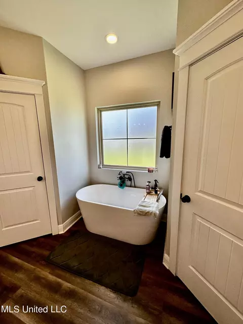21057 Snow St, Moss Point, MS 39562 photo 19