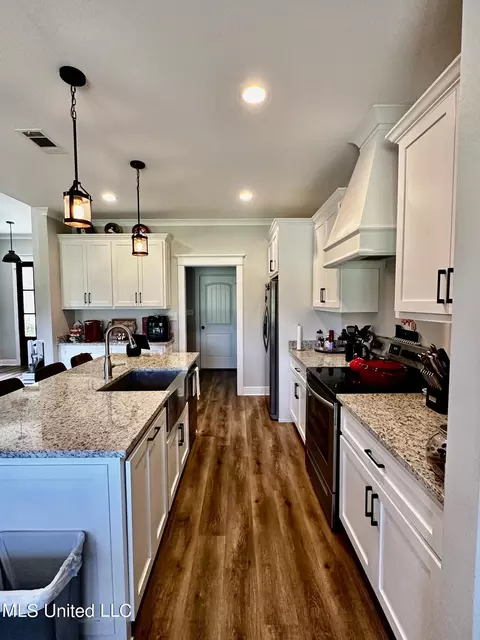 21057 Snow St, Moss Point, MS 39562 photo 13