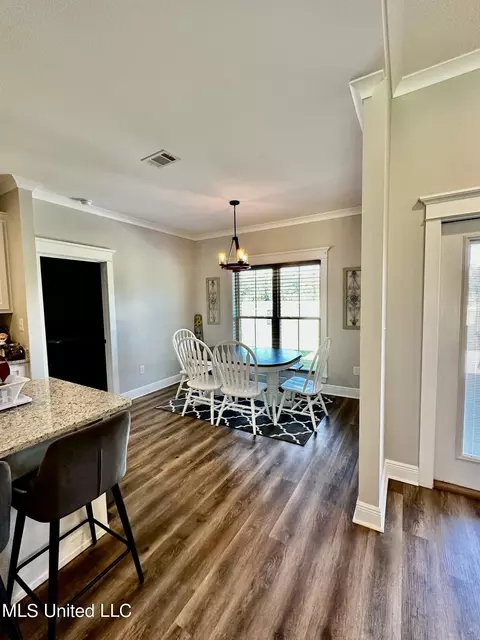 21057 Snow St, Moss Point, MS 39562 photo 7