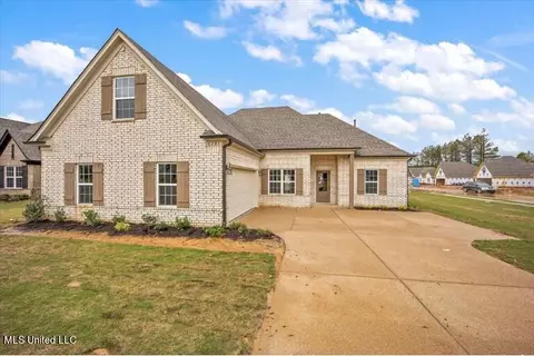 2246 Johnny Ray Dr, Southaven, MS 38672