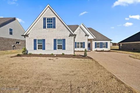 2290 Johnny Ray Dr, Southaven, MS 38672