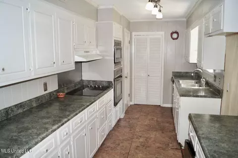 5011 Sunnyvale Dr, Jackson, MS 39211 photo 9