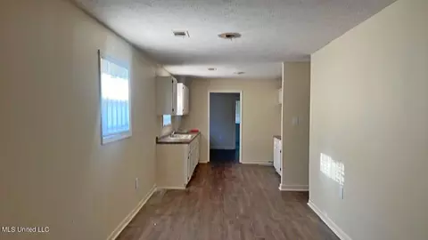 731 Randall St, Jackson, MS 39203 photo 3