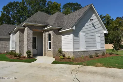 141 Salus Bnd, Clinton, MS 39056 photo 3