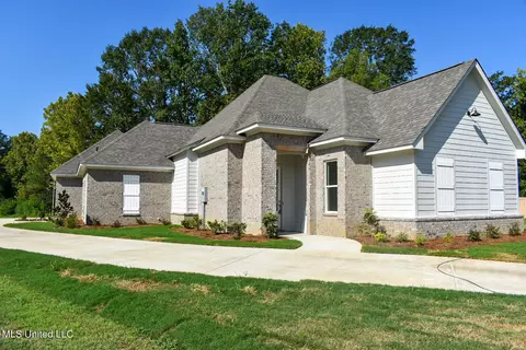 141 Salus Bnd, Clinton, MS 39056 photo 2