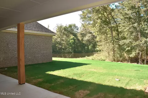 141 Salus Bnd, Clinton, MS 39056 photo 4