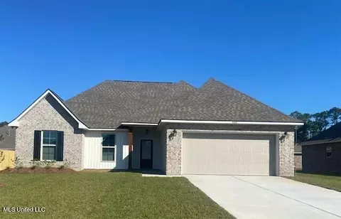 11616 Rosalie Pl, Ocean Springs, MS 39564