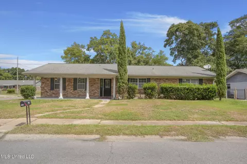 2401 Palmer Dr, Gulfport, MS 39507
