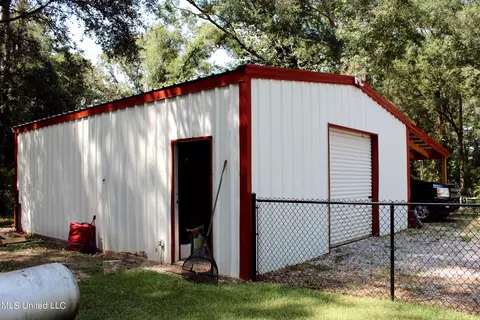 107 Percy Parker Rd, Lucedale, MS 39452 photo 3
