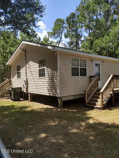 6107 W Clay St, Bay Saint Louis, MS 39520
