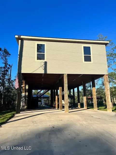 15181 Ponotoc Dr, Kiln, MS 39556