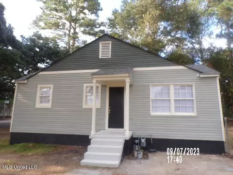 Exterior - 3984 Hanging Moss Rd, Jackson, MS 39206 photo 4 of 6