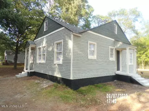 Exterior - 3984 Hanging Moss Rd, Jackson, MS 39206 photo 2 of 6
