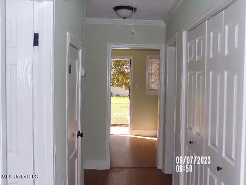 Entry Way - 3984 Hanging Moss Rd, Jackson, MS 39206 photo 1 of 1