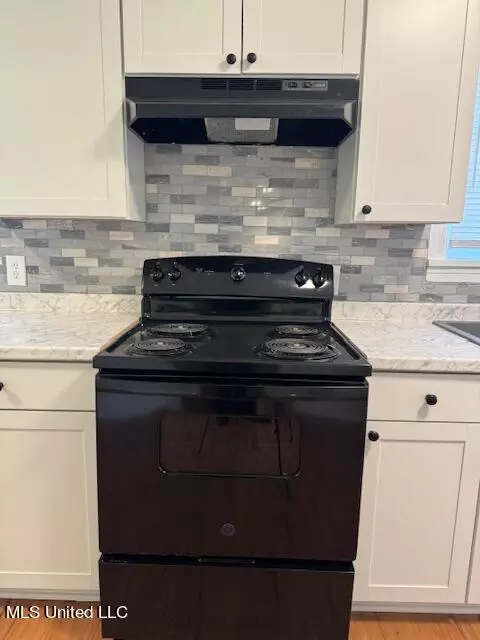 Kitchen - 3984 Hanging Moss Rd, Jackson, MS 39206 photo 4 of 4