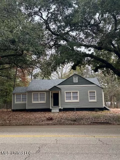 Exterior - 3984 Hanging Moss Rd, Jackson, MS 39206 photo 3 of 6
