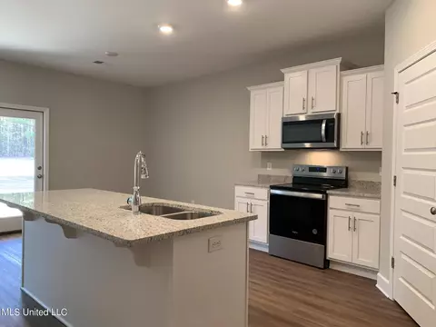 236 Vision Cir, Canton, MS 39046 photo 7