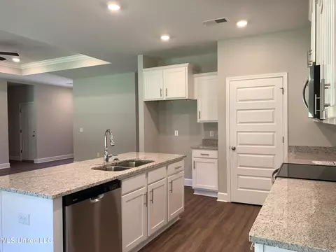 201 Vision Cv, Canton, MS 39046 photo 5