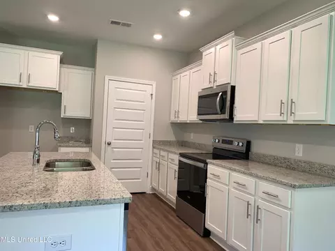 205 Vision Cv, Canton, MS 39046 photo 4