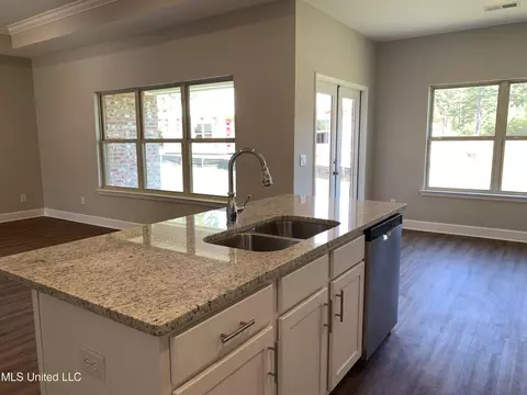 204 Vision Cv, Canton, MS 39046 photo 5
