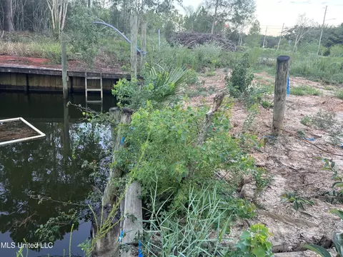 3512 S Diamondhead Dr, Diamondhead, MS 39525 photo 7
