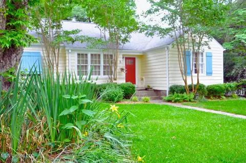 4324 Meadow Ridge Dr, Jackson, MS 39206