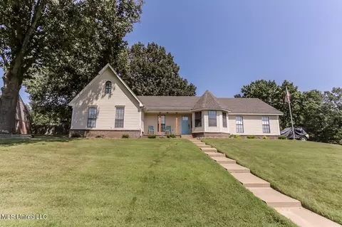 6750 E Lake Forest Dr, Walls, MS 38680