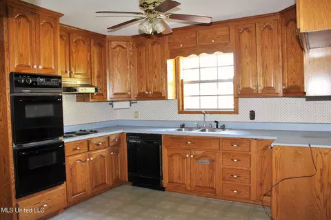 125 Susanne St, Lucedale, MS 39452 photo 5