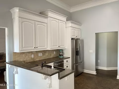 412 Bridgestone Pl, Florence, MS 39073 photo 9