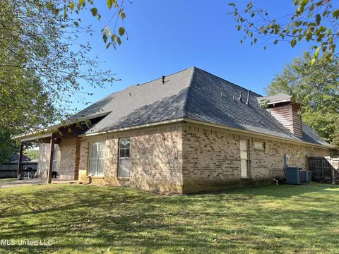 412 Bridgestone Pl, Florence, MS 39073 photo 4