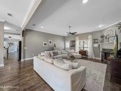 566 White Oak Rd, Florence, MS 39073 photo 6