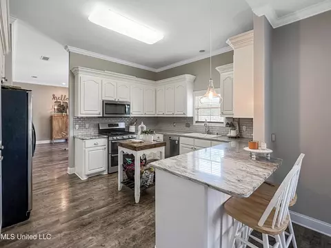566 White Oak Rd, Florence, MS 39073 photo 9