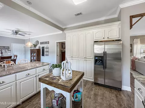 566 White Oak Rd, Florence, MS 39073 photo 11