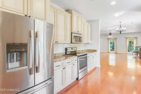 317 E Fourth St, Long Beach, MS 39560 photo 9
