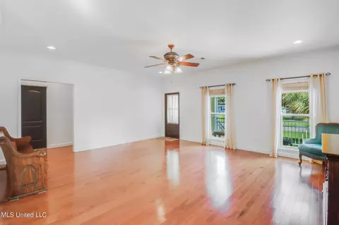 317 E Fourth St, Long Beach, MS 39560 photo 7