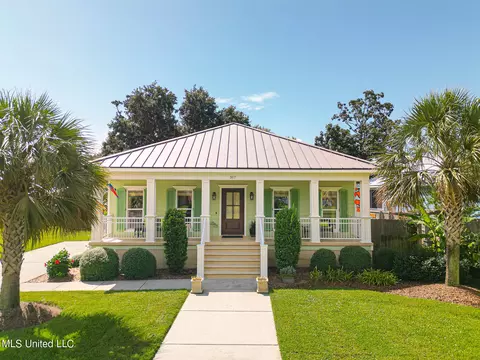 317 E Fourth St, Long Beach, MS 39560 photo 3