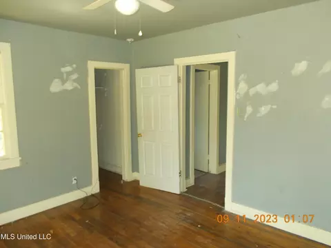 810 Valencia St, Jackson, MS 39204 photo 4
