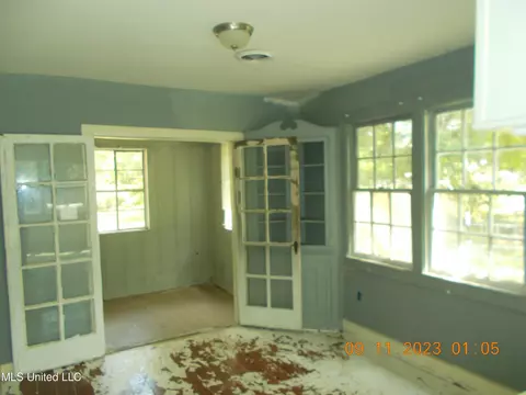 810 Valencia St, Jackson, MS 39204 photo 2