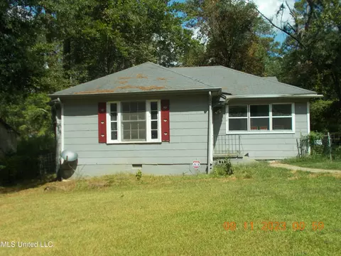 810 Valencia St, Jackson, MS 39204