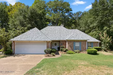 123 Parkside Dr, Brandon, MS 39042