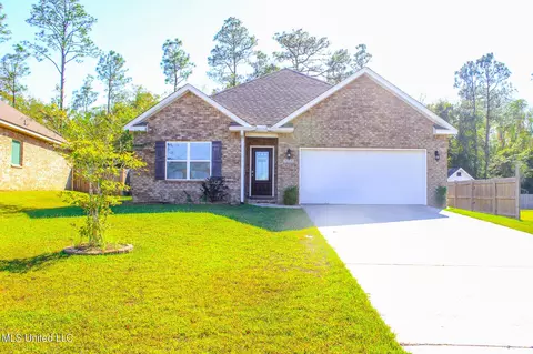 5215 Overland Dr, Biloxi, MS 39532