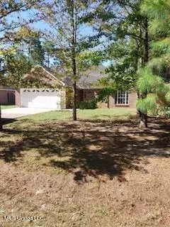 2439 Santa Cruz St, Gautier, MS 39553