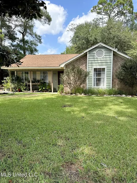 9000 Marina Ave, Ocean Springs, MS 39564